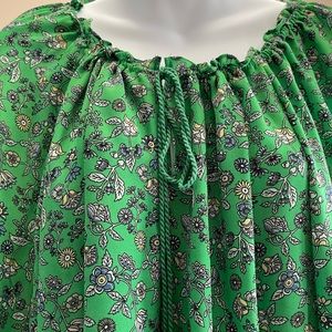 Gorgeous Green Flower Polyester Blouse Max Studio XL